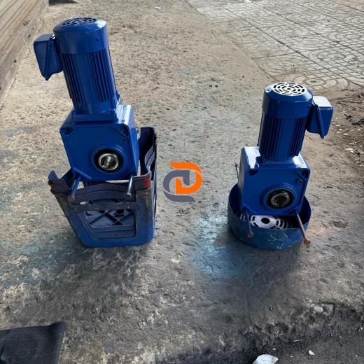  Moto giảm tốc 7.5kw (10hp)