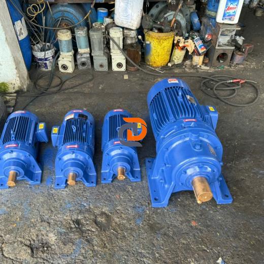  Mô tơ giảm tốc -Động cơ đại Dương _ 5.5 kw  (7.5hp)